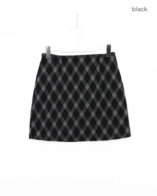 Checkered mini skirt