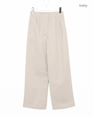 Simple pintuck chino pants