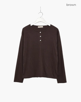 Round neck button t-shirt