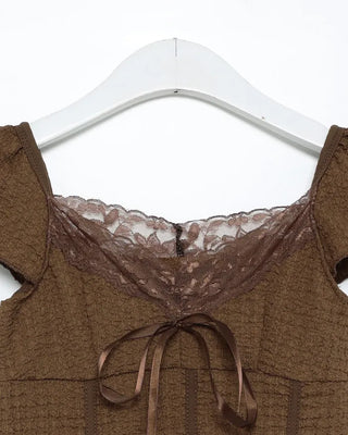 Cup-attached lace ribbon shirred top