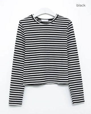 Round piping neck striped knit