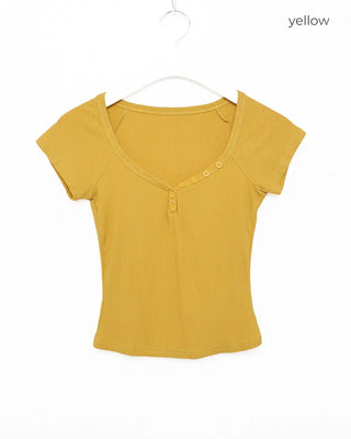 Ribbed button cropped t-shirt