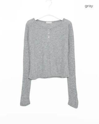 Round neck button long sleeve T-shirt