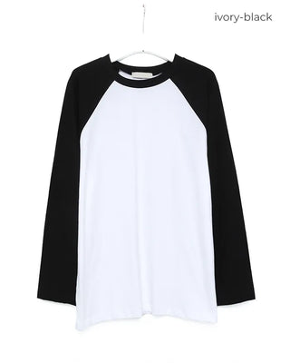 Raglan long-sleeved T-shirt