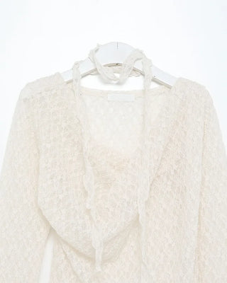 Drape neck lace T-shirt & scarf set