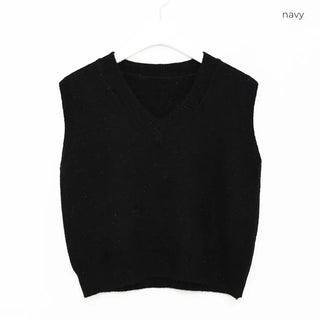 Basic V-neck knit vest