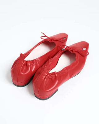 Square-toe ribbon flat shoes