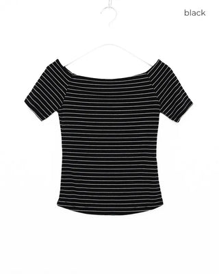 Striped short-sleeved off-shoulder T-shirt