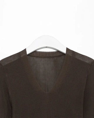 V-neck slim-fit knit