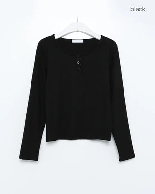 Button-down U-neck long-sleeved T-shirt