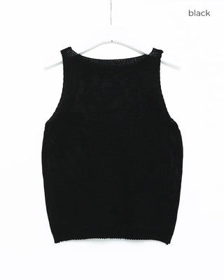 Boat neck sleeveless knit