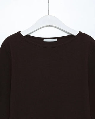 Oblong neck cropped sleeve T-shirt