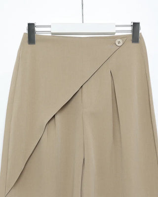 Wrap-design pleated wide slacks