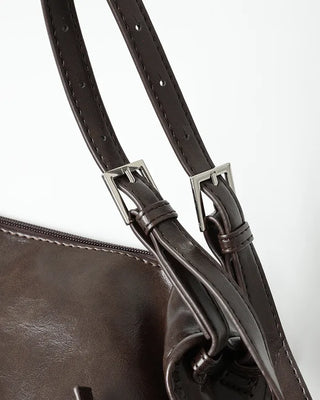Two-line leather shoulder bag