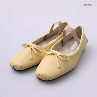 Ribbon Pointed Flat Shoes
