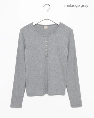 Henley neck long-sleeved T-shirt