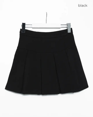 Big pleated mini skirt