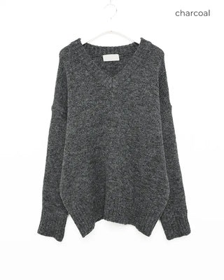 Colorful V-neck loose-fit knit