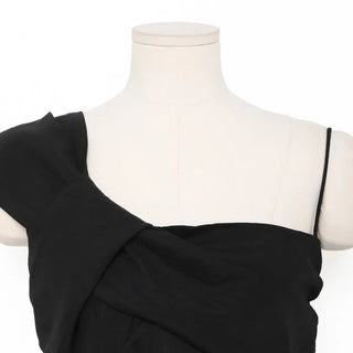 Asymmetrical design top