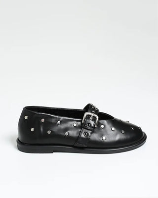 Stud belt flat shoes