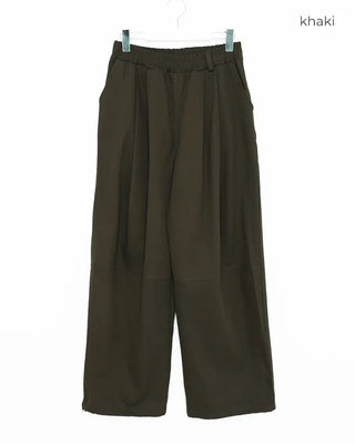 Cotton two-pleat wide-leg pants with key loop.