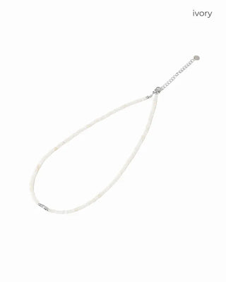 Clover-colored bead necklace