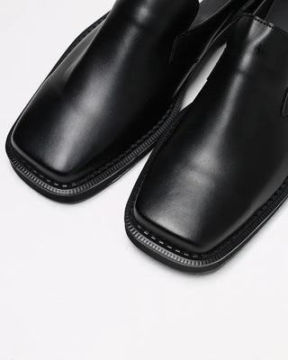 Square stitch leather sandals