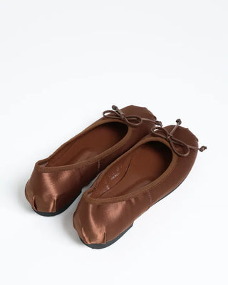 Ribbon flat shoes