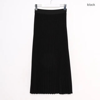 Pleated long skirt