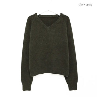 V-neck knitwear