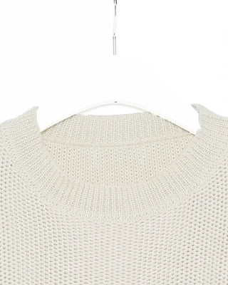 Simple sleeveless knit