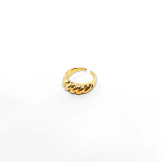 Twisted Bold Ring