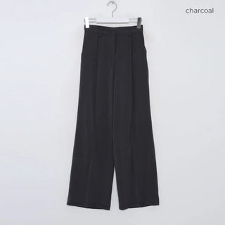 One-pintuck wide slacks