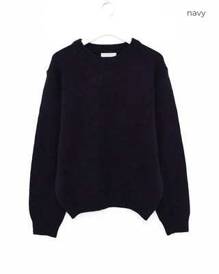 Simple round-neck knit