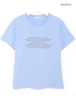 Small lettering short-sleeved T-shirt