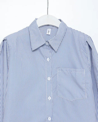 Striped two-tone cropped shirt