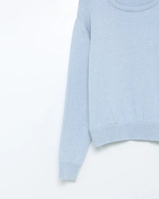 Simple round-neck knit