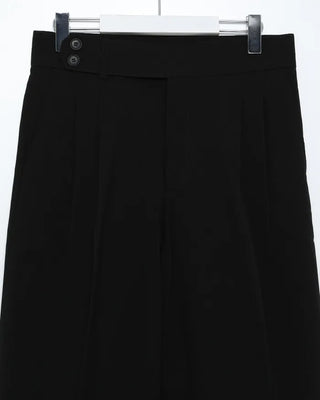 Two-button, one-pleat wide-leg slacks