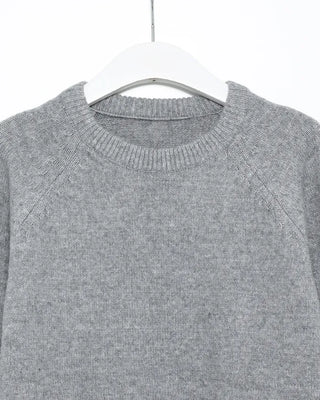 Simple round-neck knit
