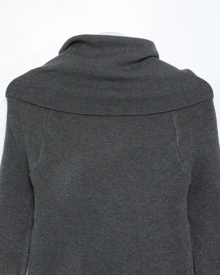 Slim-fit off-shoulder t-shirt