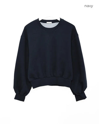 Simple cropped sweatshirt