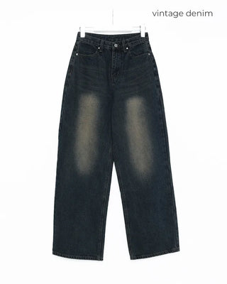 Wide-leg denim jeans with rear pockets