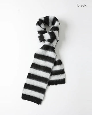 Colored border scarf