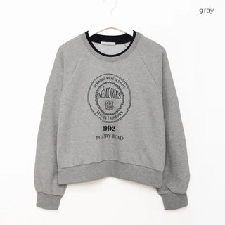 Two-tone neckline sweatshirt
