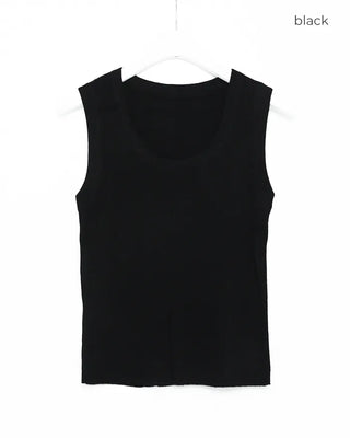 Simple round neck sleeveless knit