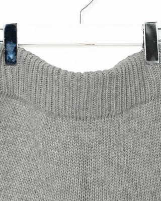 Knitted shorts with elastic waistband