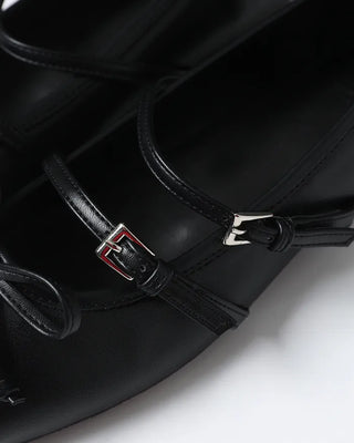Two-strap flat shoes