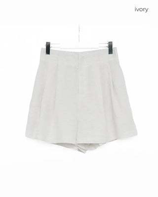 Two-pleat shorts