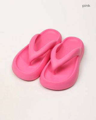 Bold Beach Sandals