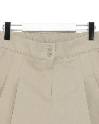 Short pleated pants